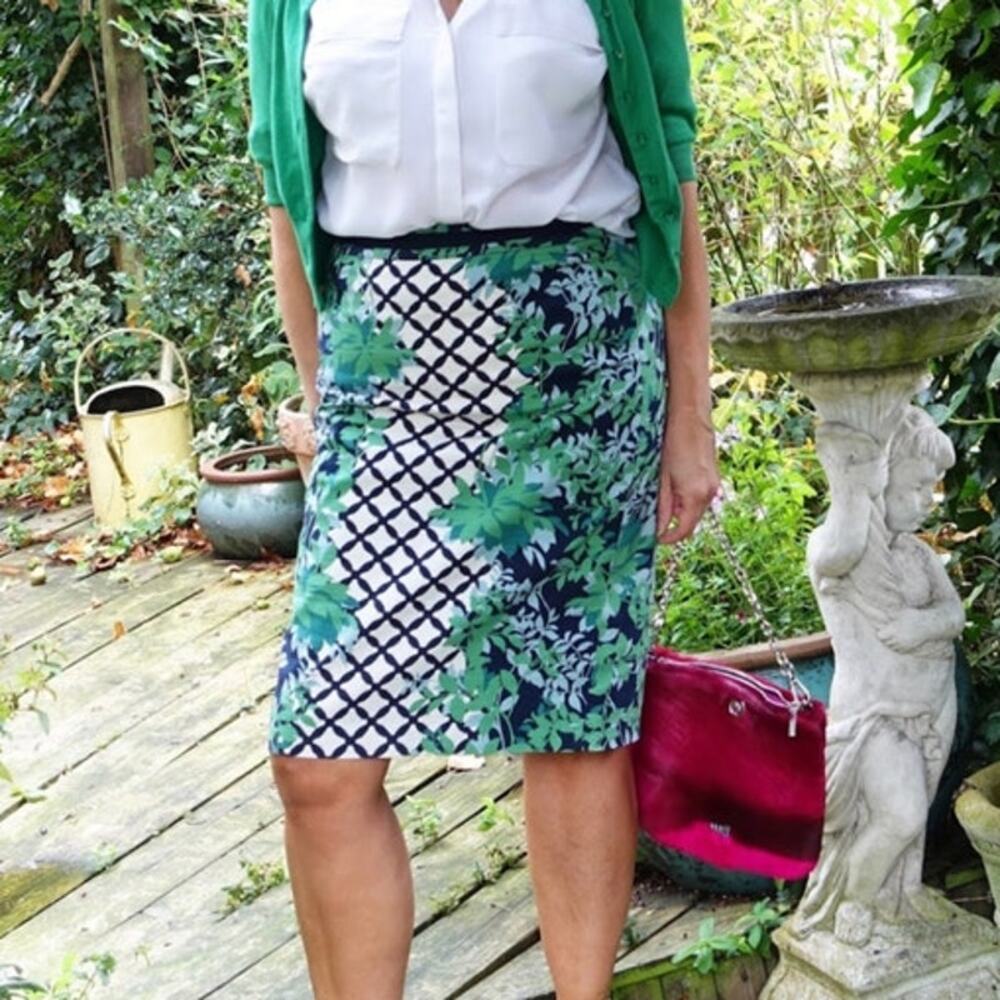 Boden Pencil Skirt Green Leaves Blue Lattice Size 6 Petite EUC Preppy British